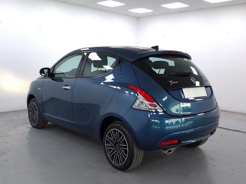Lancia Ypsilon 1.0 firefly hybrid Gold s&s 70cv