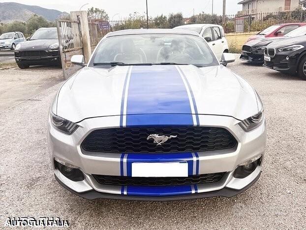 Ford mustang navi camera perfetta
