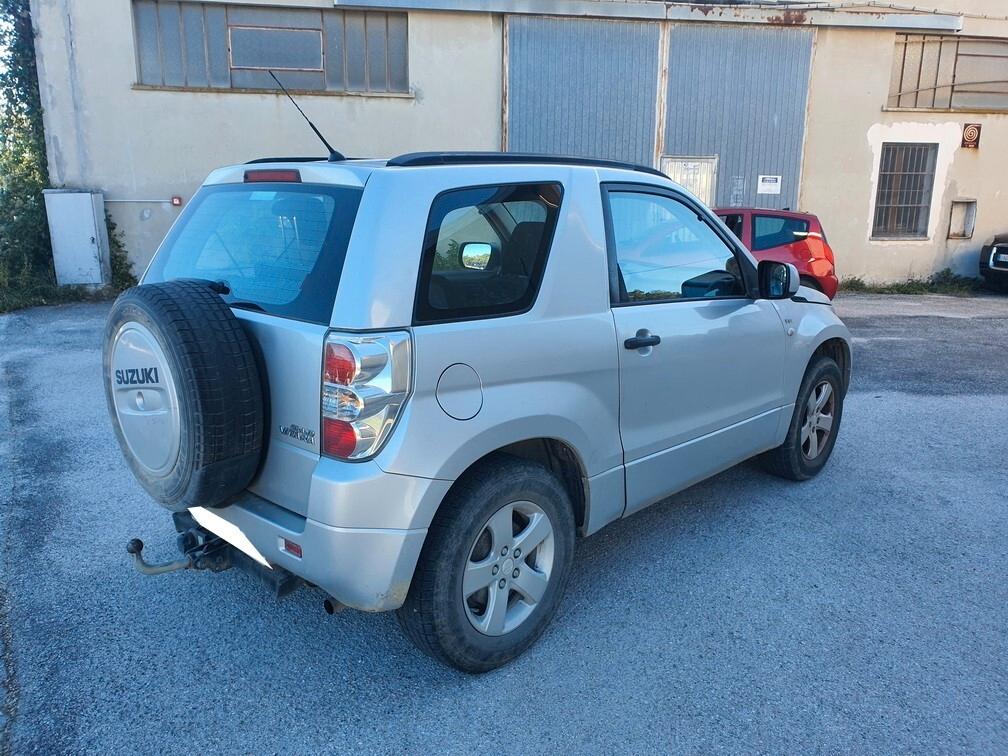 Suzuki Grand Vitara 1.6i 16V 3p. 4WD Metano