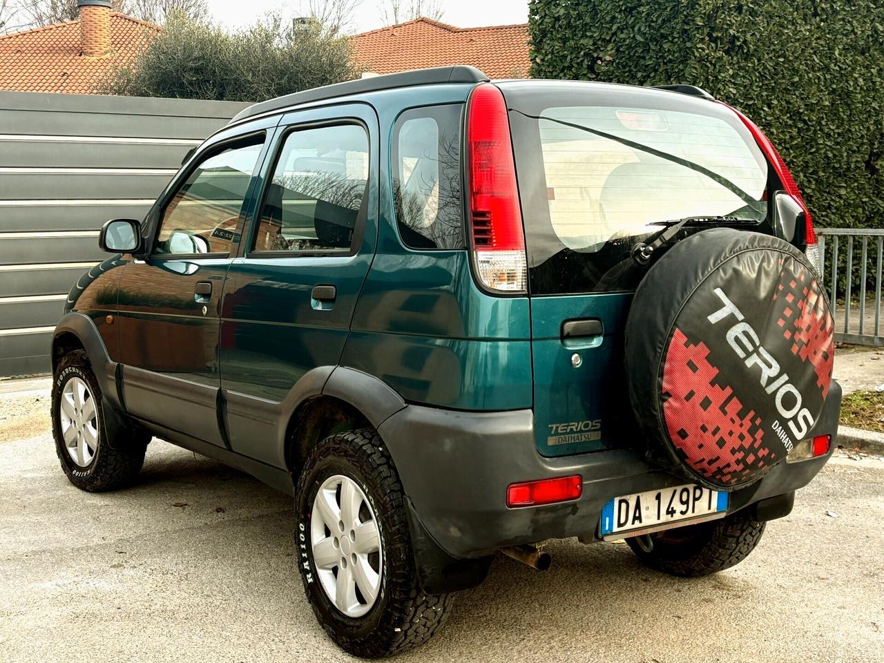 DAIHATSU TERIOS 1.3(benz) 4x4 inserib.-2006