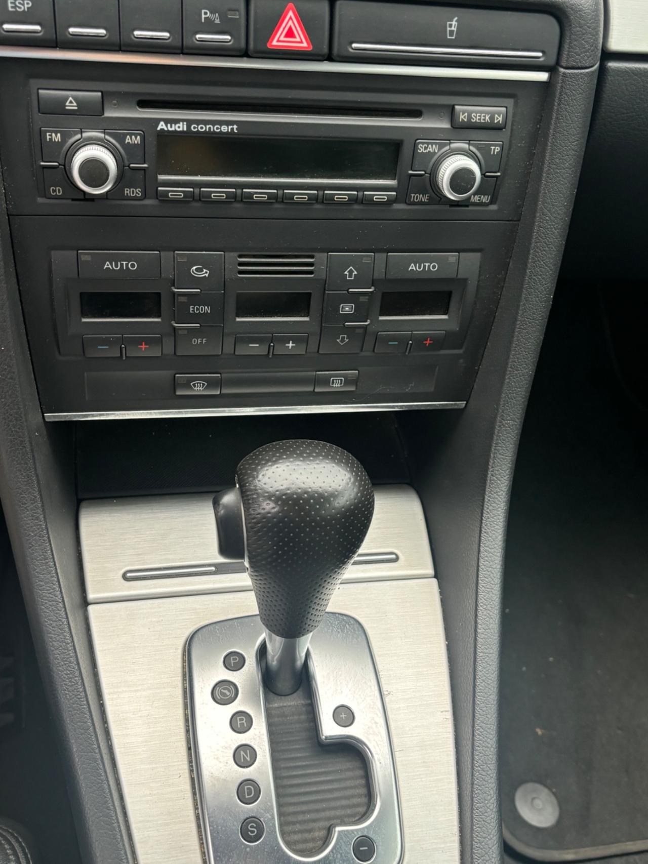 Audi A4 2.0 16V TFSI Avant quattro modello Sline nuova