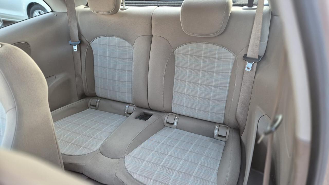 Opel Adam 1.2 70 CV White/Black Link