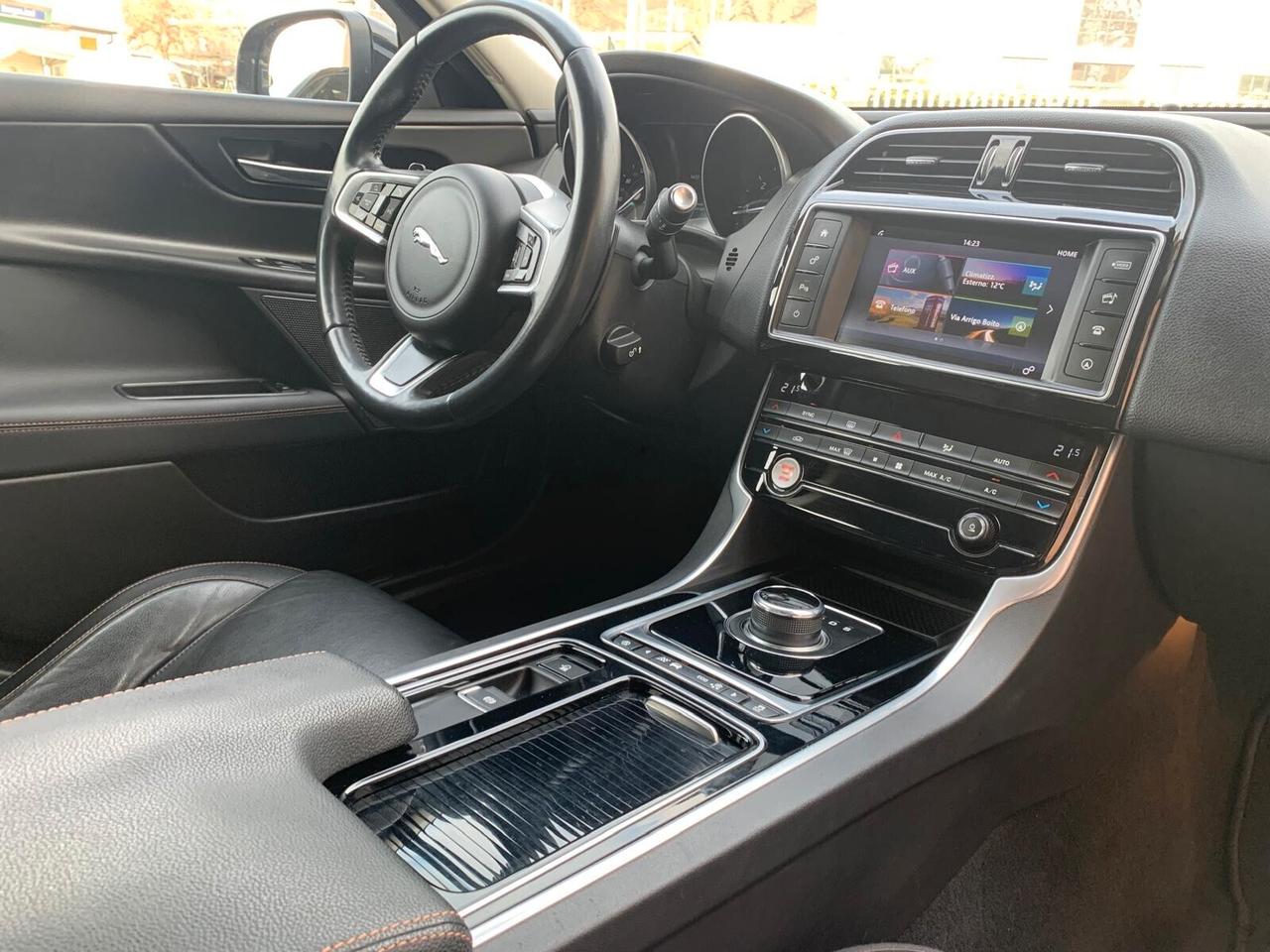 Jaguar XE 2.0 D 180 CV autom. Ok catena