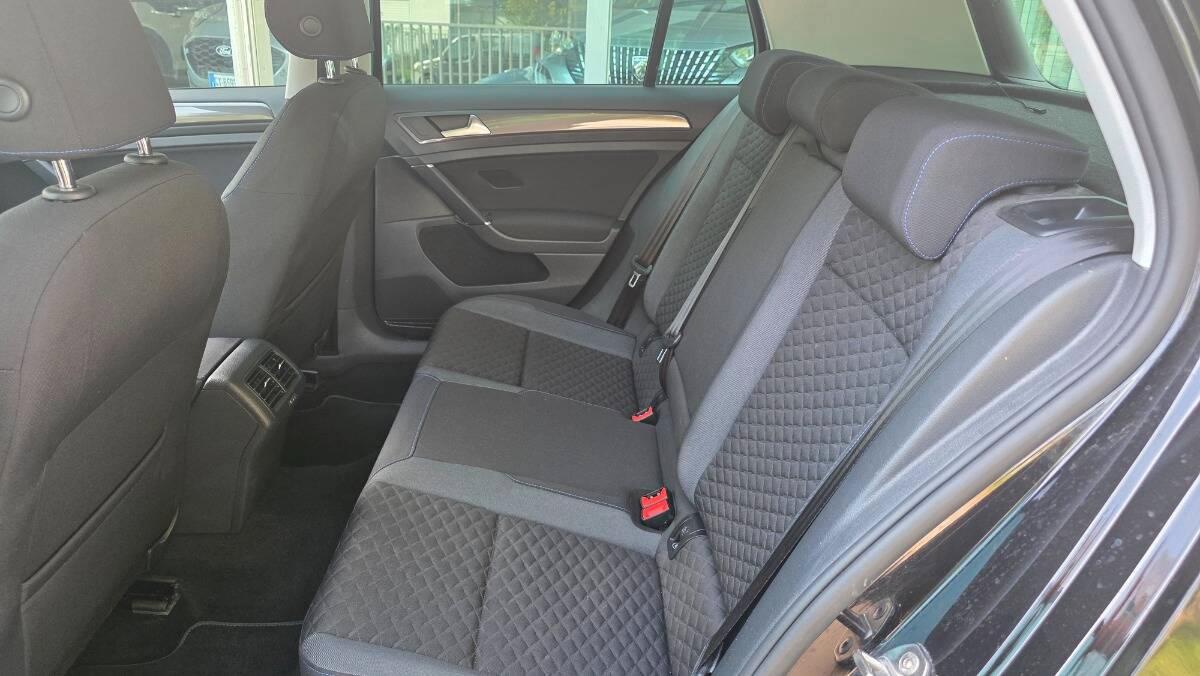 Volkswagen Golf 1.5 tsi Business 130cv dsg