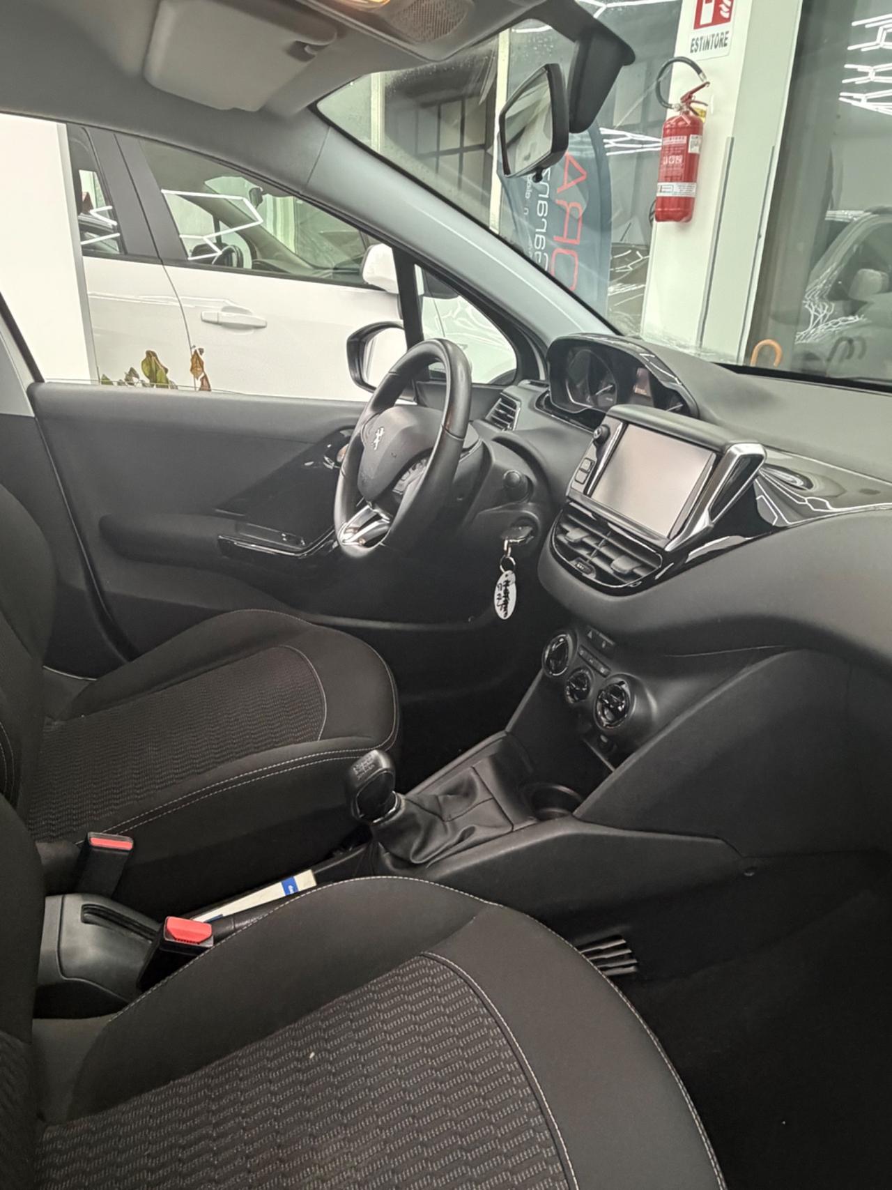 Peugeot 208 PureTech 82 5p. GPL Allure