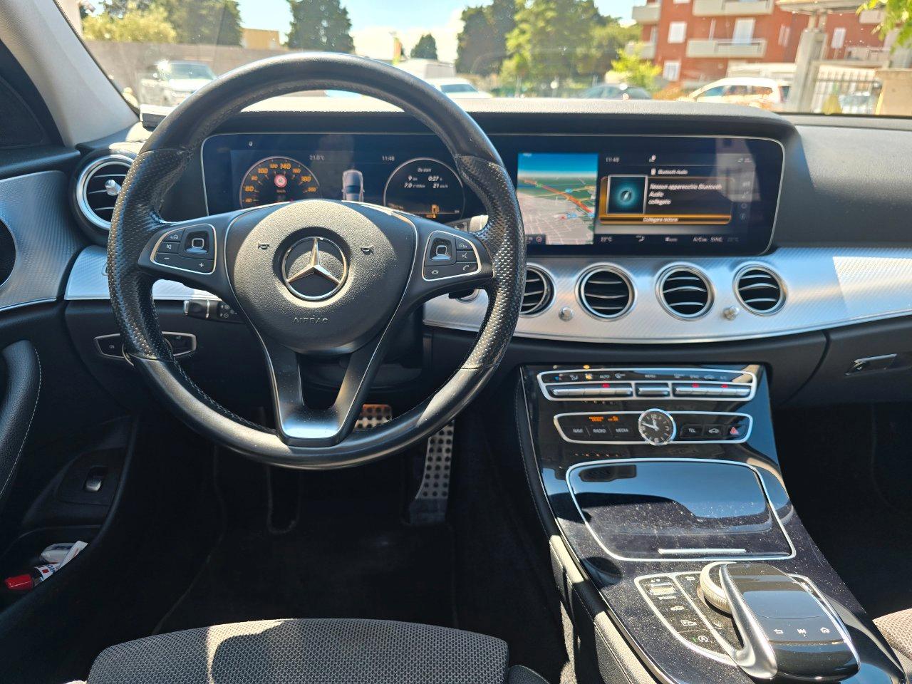 Mercedes E 220 D Premium 4Matic 9G-Tronic Plus Station Wagon All-Terrain