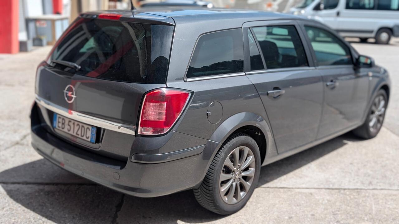 Opel Astra 1.6 16V GPL-TECH Station Wagon Edition