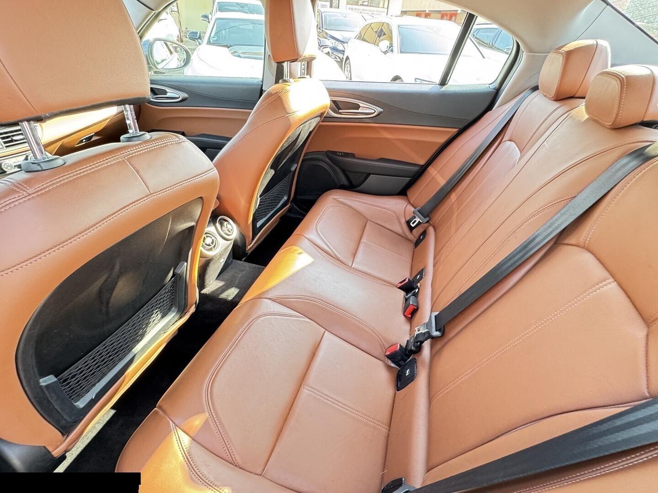 ALFAROMEO GIULIA BUSINESS navi pelle clima