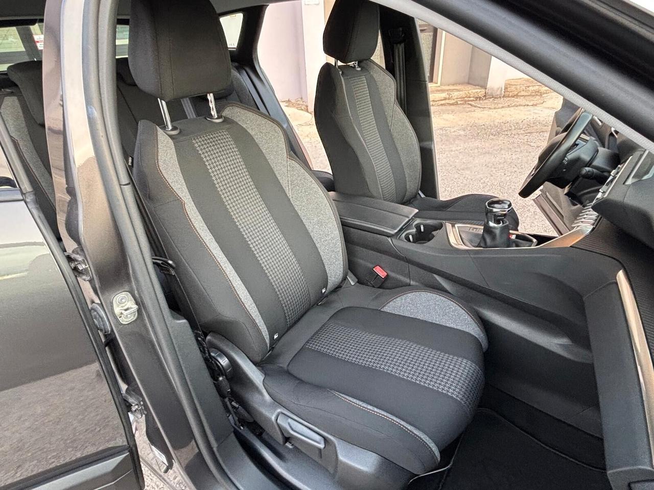 Peugeot 3008 BlueHDi 130 S&S Active Pack 04/2022
