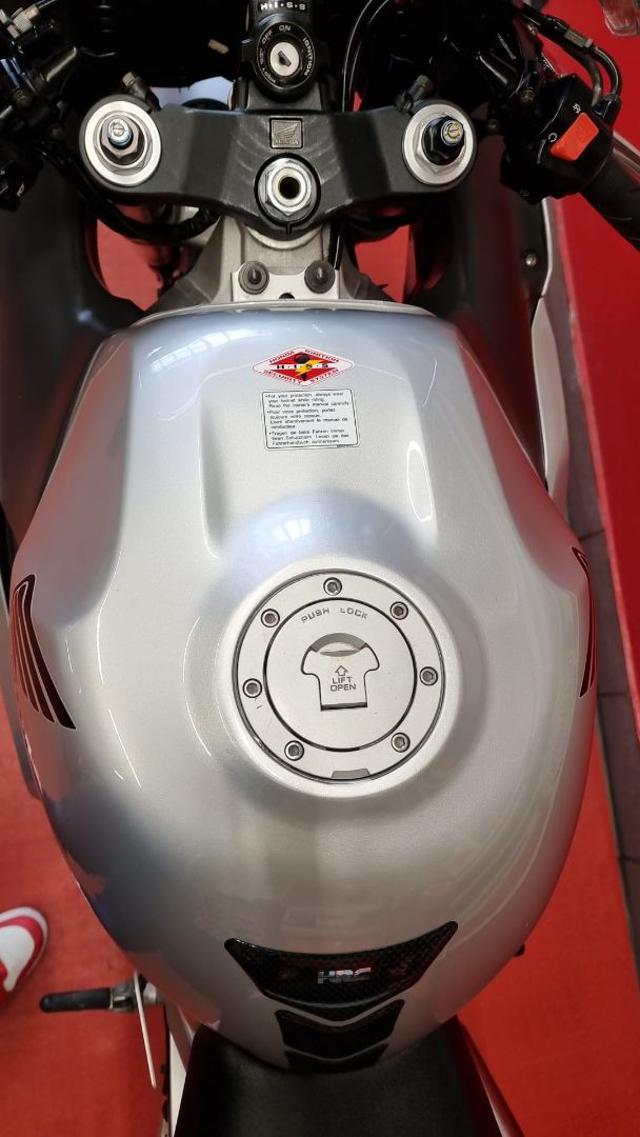 HONDA CBR 900 RR Fireblade - ANNO 2002
