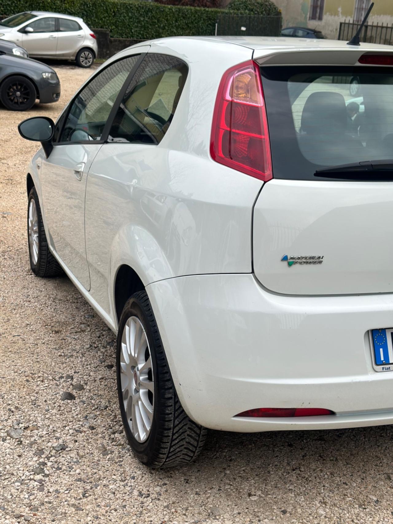 Fiat GRANDE PUNTO 1.4 DYNAMIC KMCERT