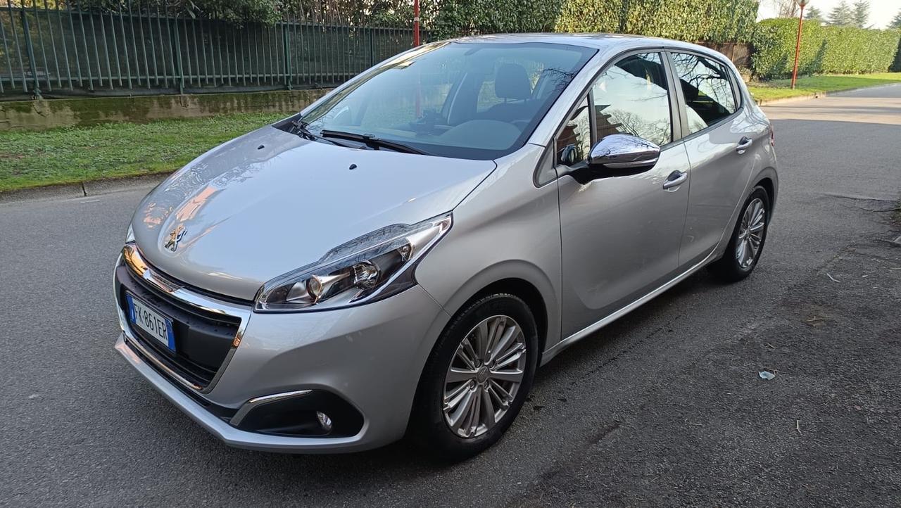 Peugeot 208 PureTech 82 3 porte Allure