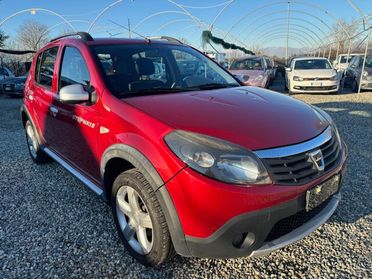 Dacia Sandero Stepway 1.6 8V GPL 85CV bombole valide fino al 2032