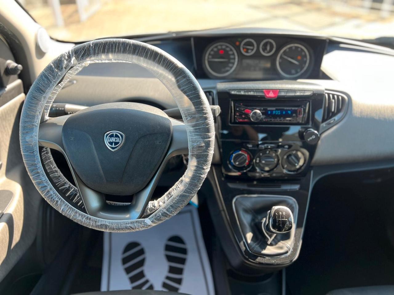 Lancia Ypsilon 1.2 69 CV 5 porte S&S Platinum