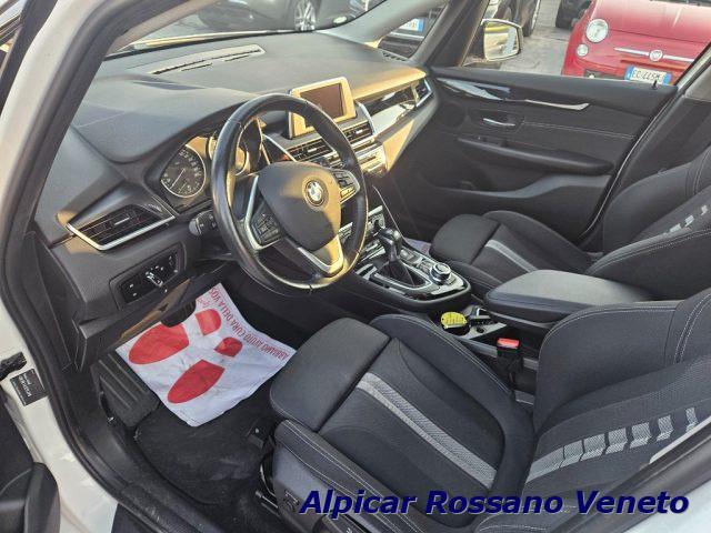 BMW 220 i Active Tourer Luxury autom.