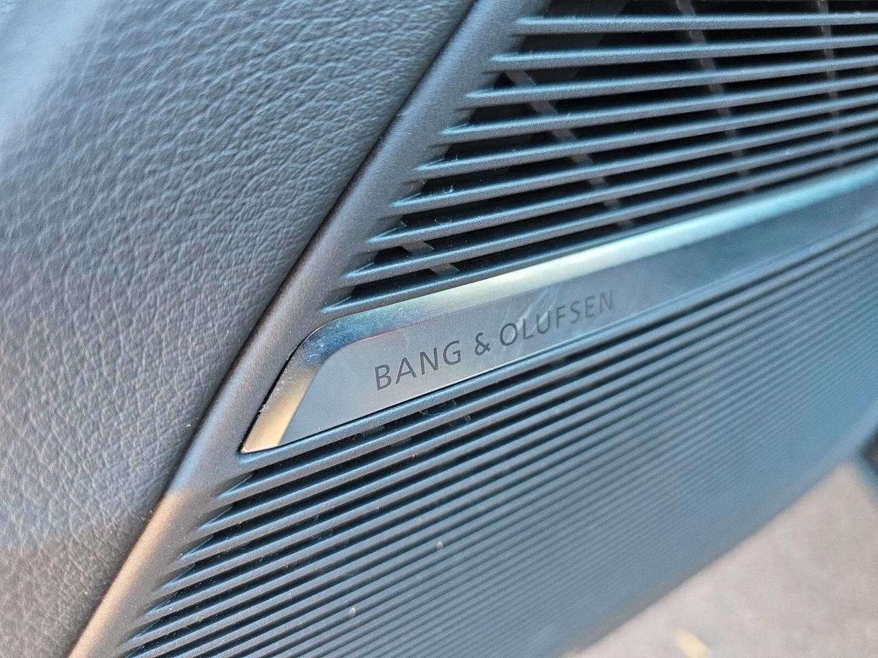 Audi Q8 RS TFSI V8 quattro tiptronic