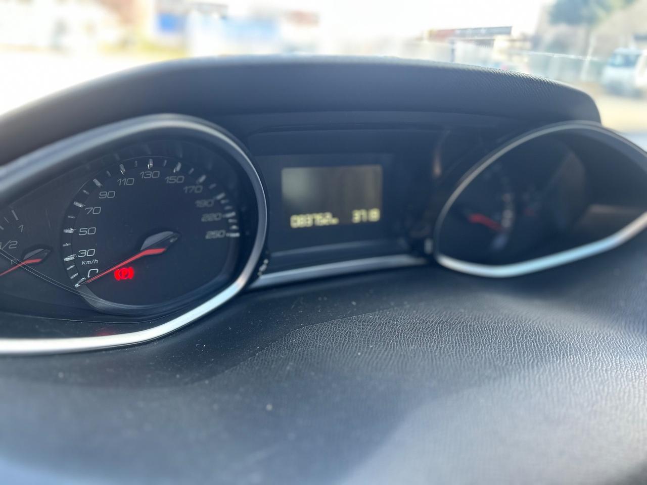 Peugeot 308 BlueHDi 120 IN ARRIVO