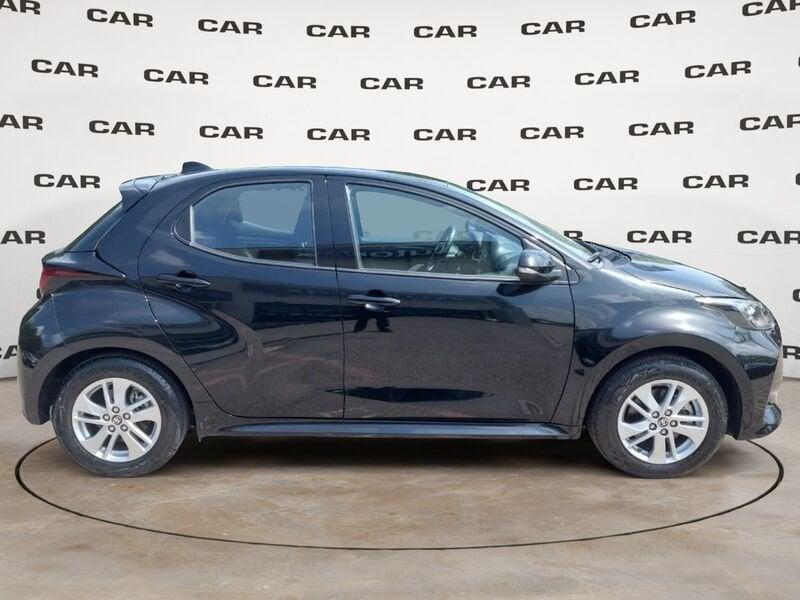 Toyota Yaris Hybrid Business