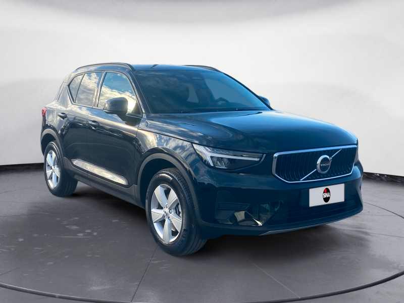 VOLVO XC40 2.0 b3 EssenTiaL AuTo