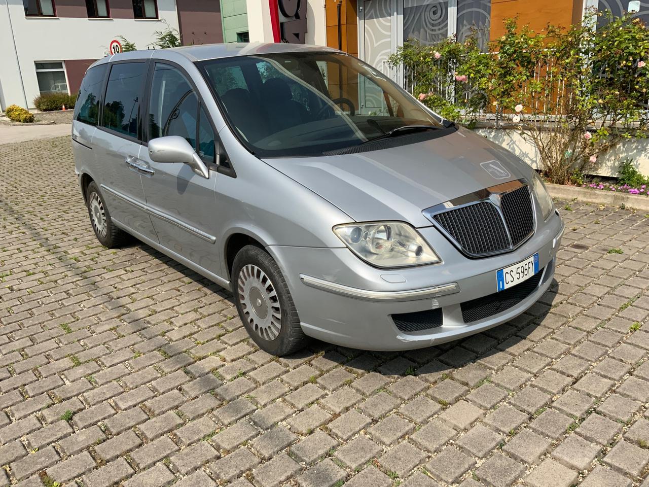 Lancia Phedra 2.2 jtd Emblema plus