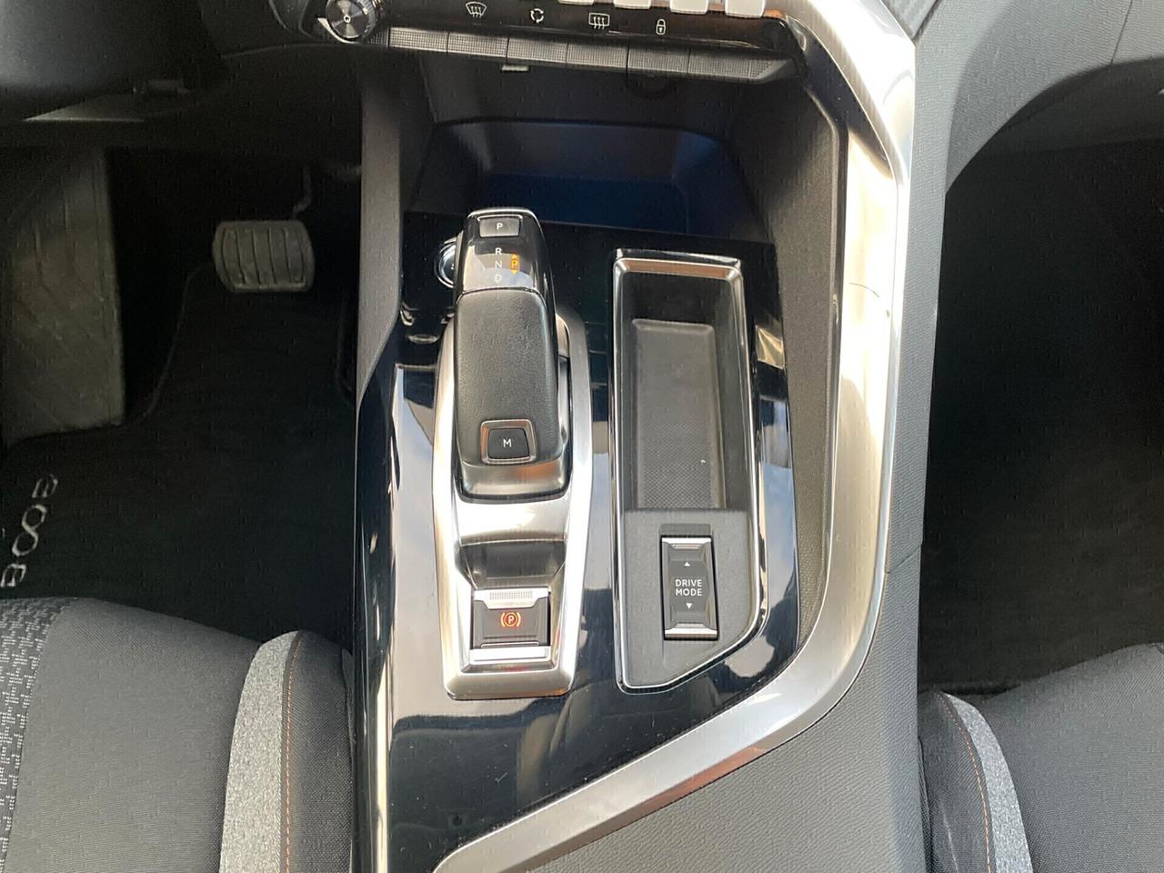 Peugeot 3008 BlueHDi 130 EAT8 Active Business