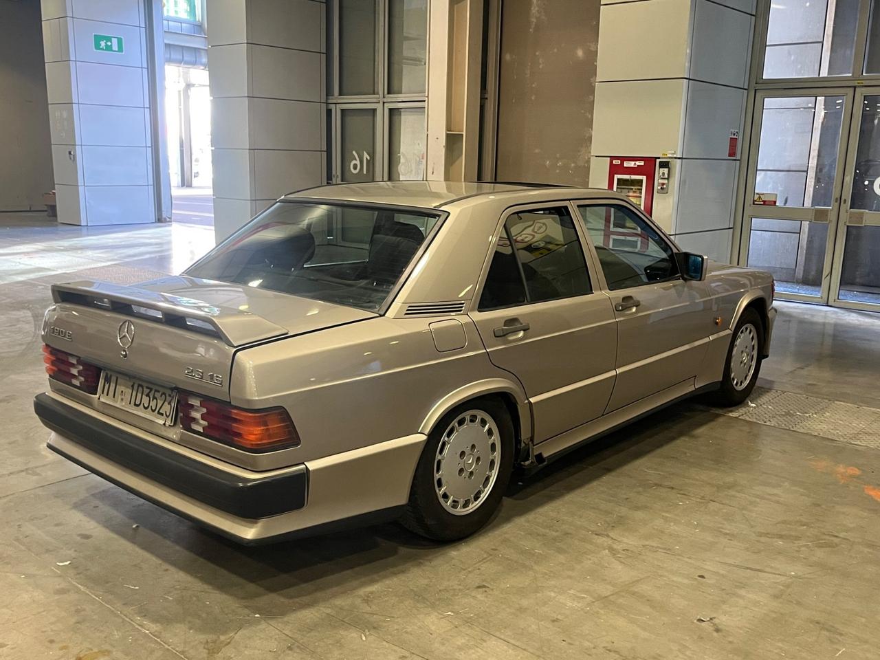 Mercedes 190 2.3 16v DA SISTEMARE