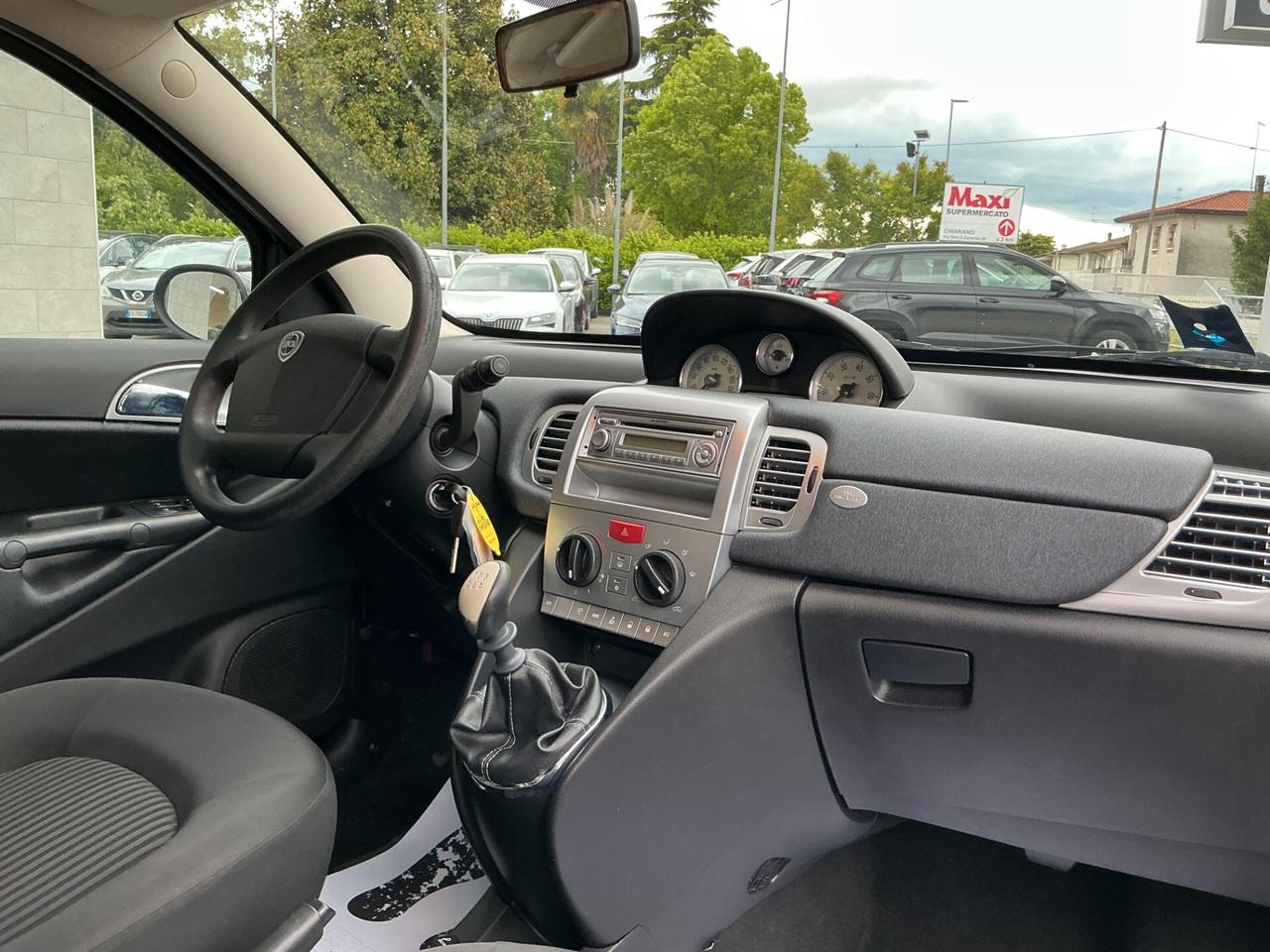 Lancia Ypsilon 1.4 GPL Neopatentati