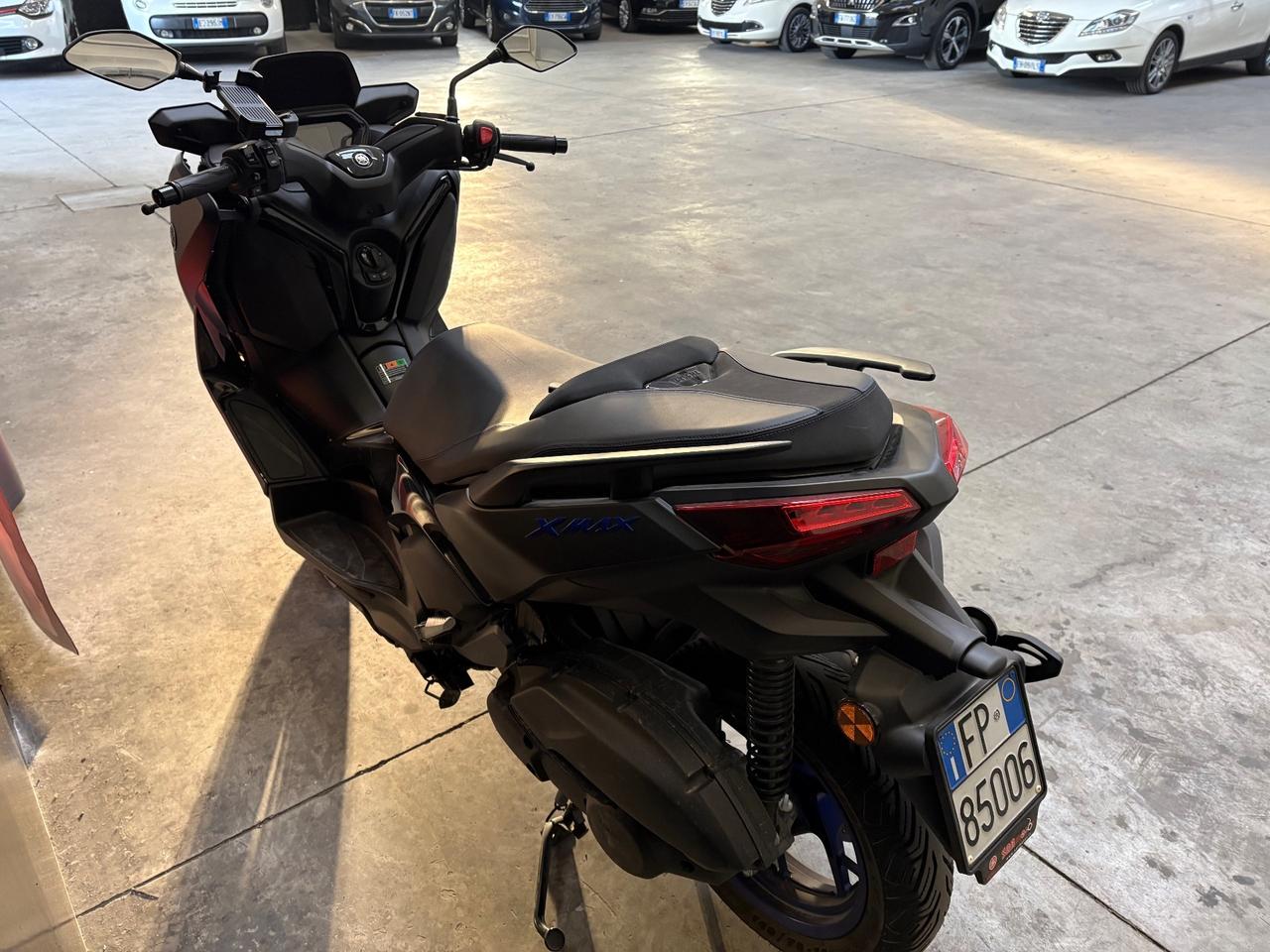 Yamaha X-Max 125