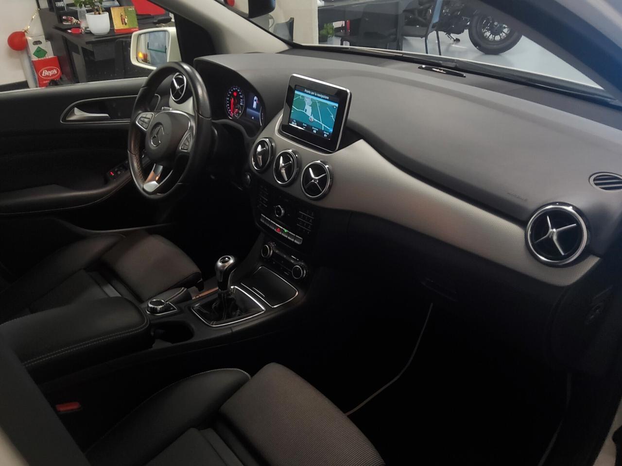 Mercedes-benz B 180 Premium