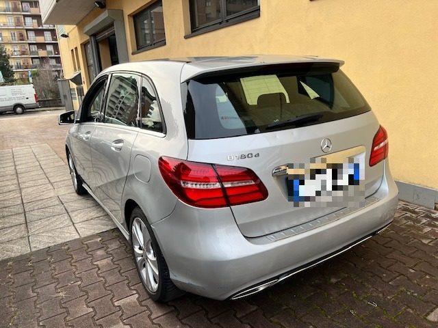 MERCEDES-BENZ B 180 d Automatic Premium