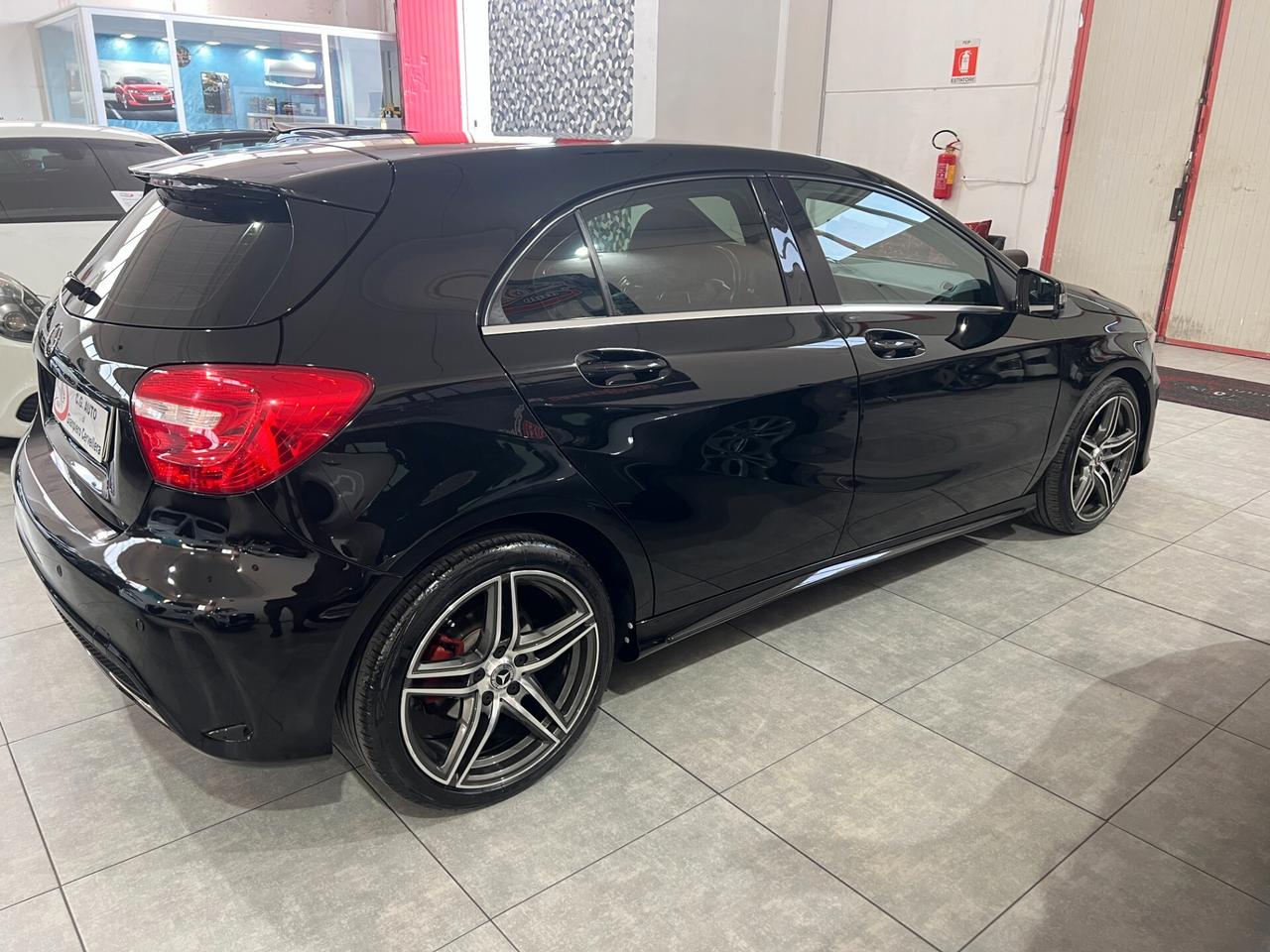 Mercedes-benz A 180 1.8 109 CV - AMG - 2013