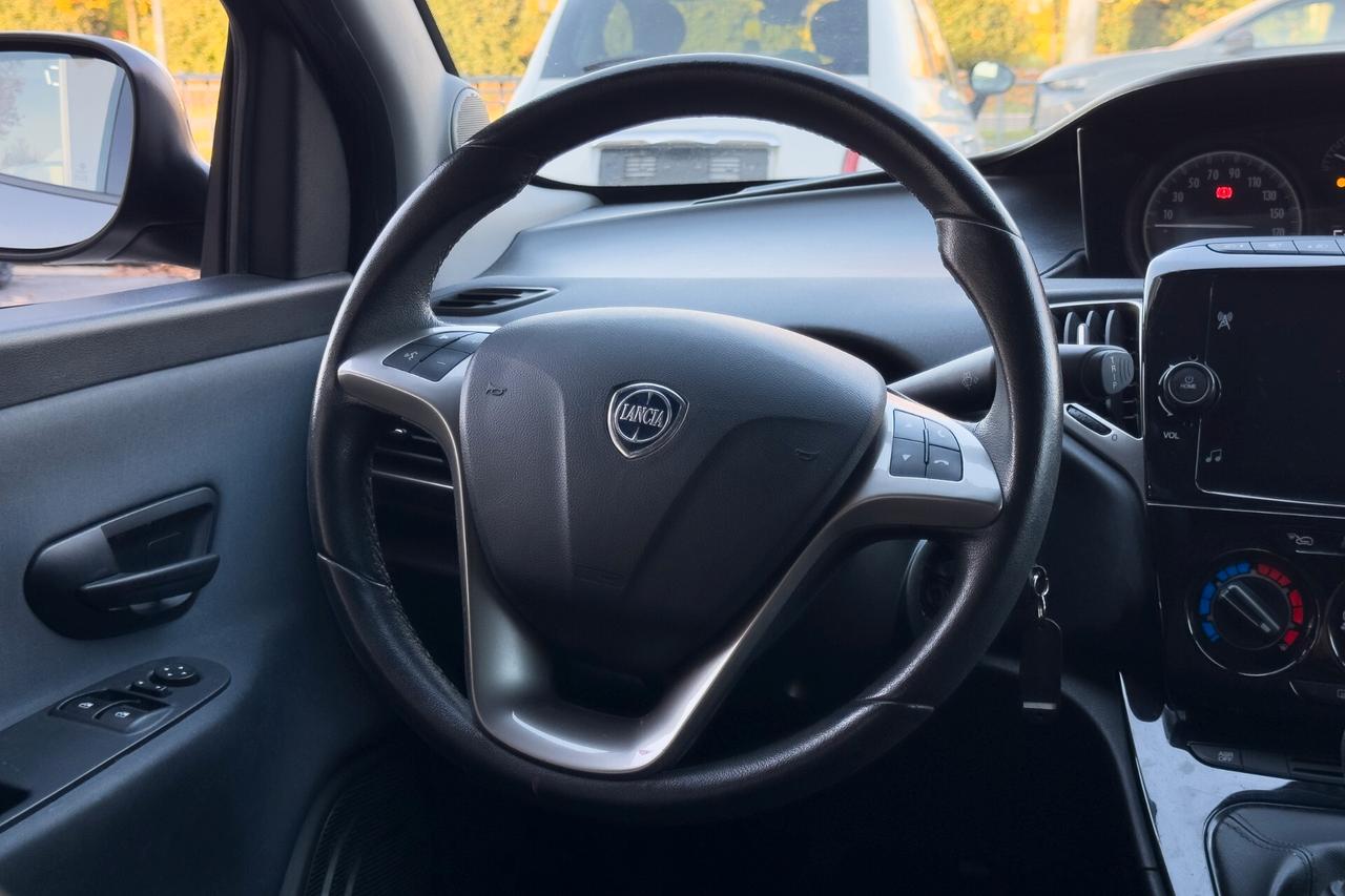 Lancia Ypsilon 1.0 FireFly 5 porte S&S Hybrid Ecochic Gold