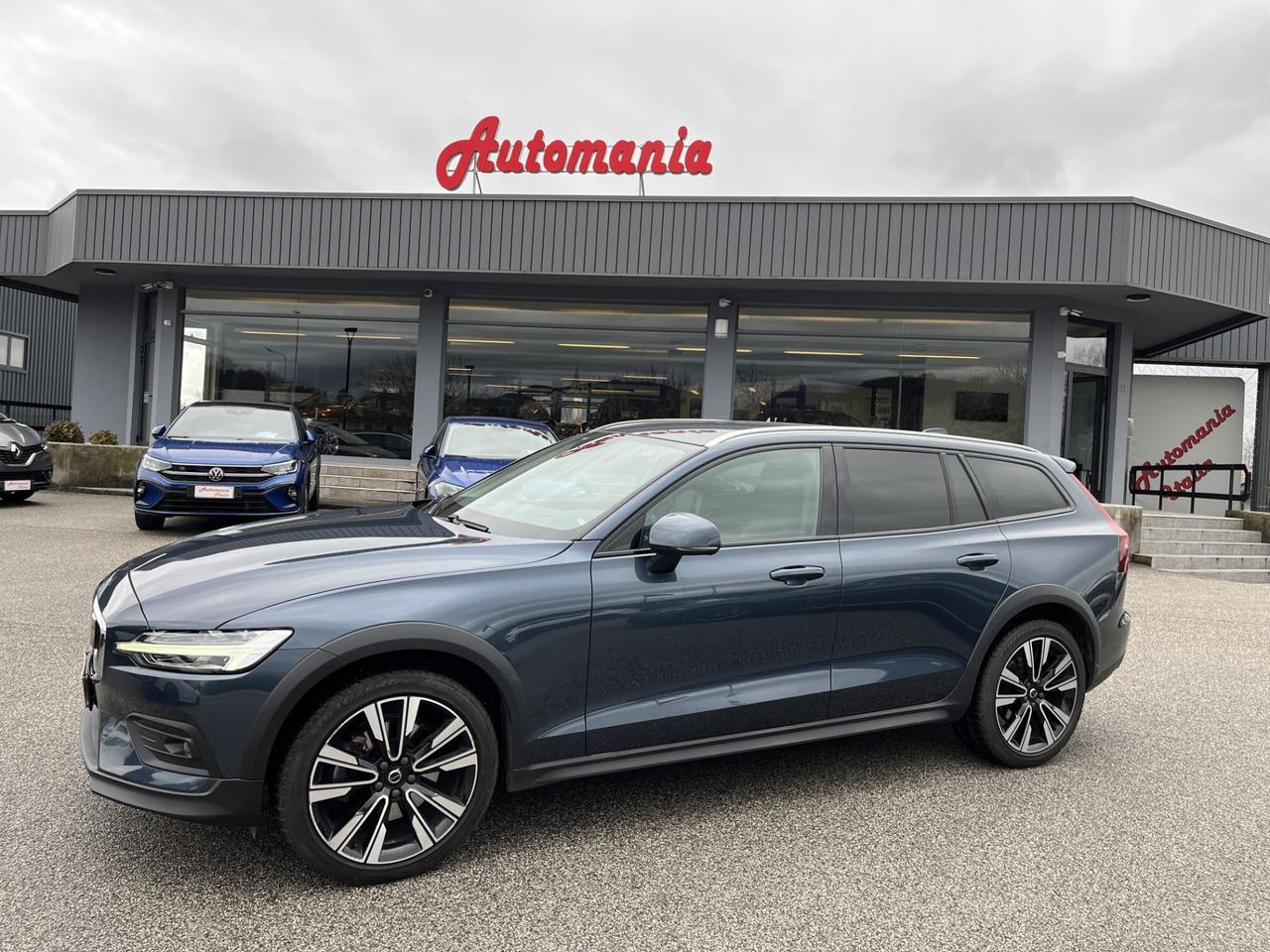 VOLVO V 60 CROSS COUNTRY PRO 2.0 D 4 4WD AUTOMAT.