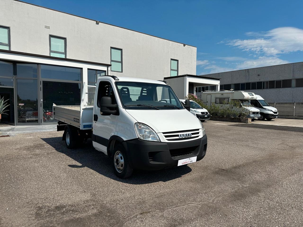 Iveco Daily 35/E4 ribaltabile trilaterale con gru