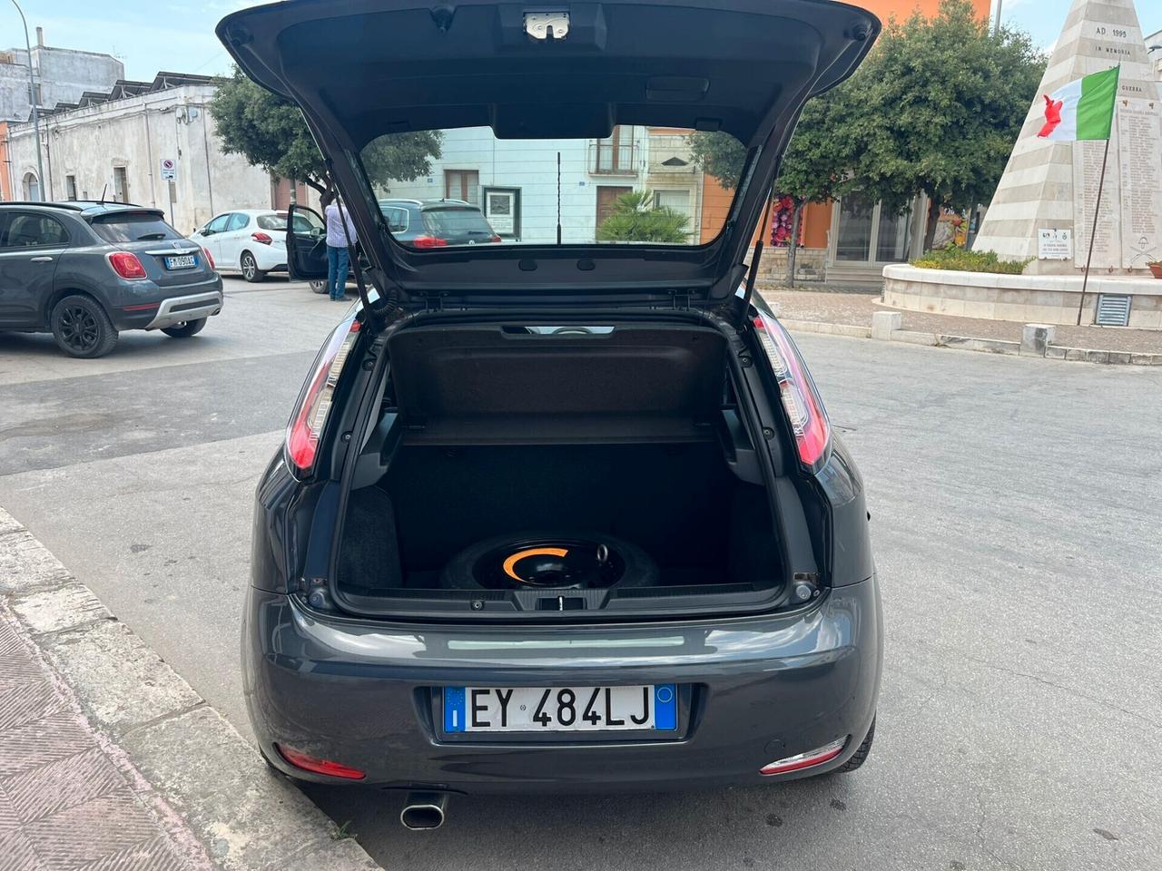 FIAT PUNTO LOUNGE 1.2 BENZ-GPL TAGLIANDI FIAT PERFETTA