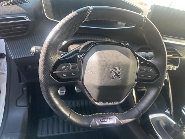 PEUGEOT 2008 GT LINE