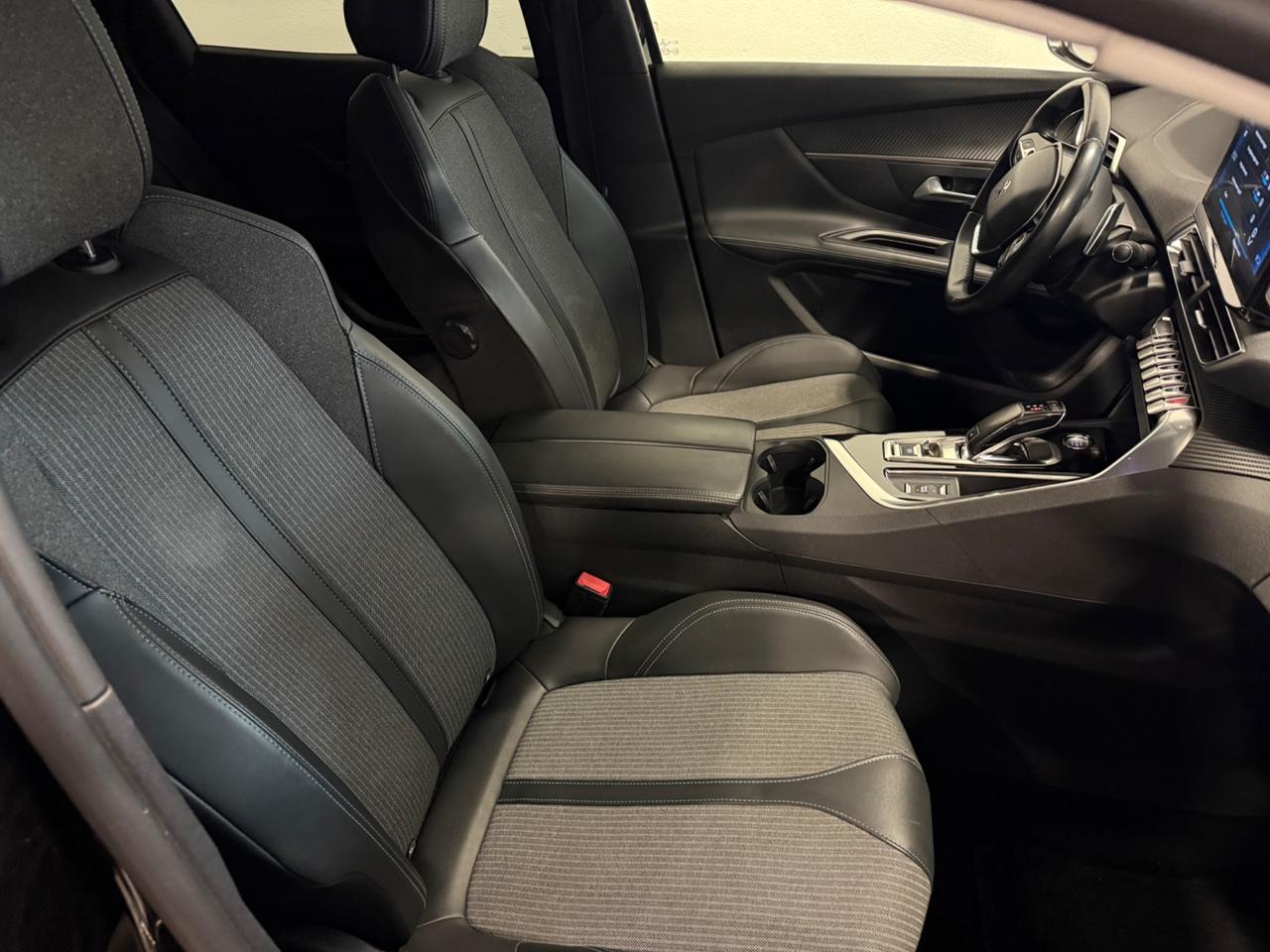 Peugeot 3008 BlueHDi 130 S&S EAT8 Allure