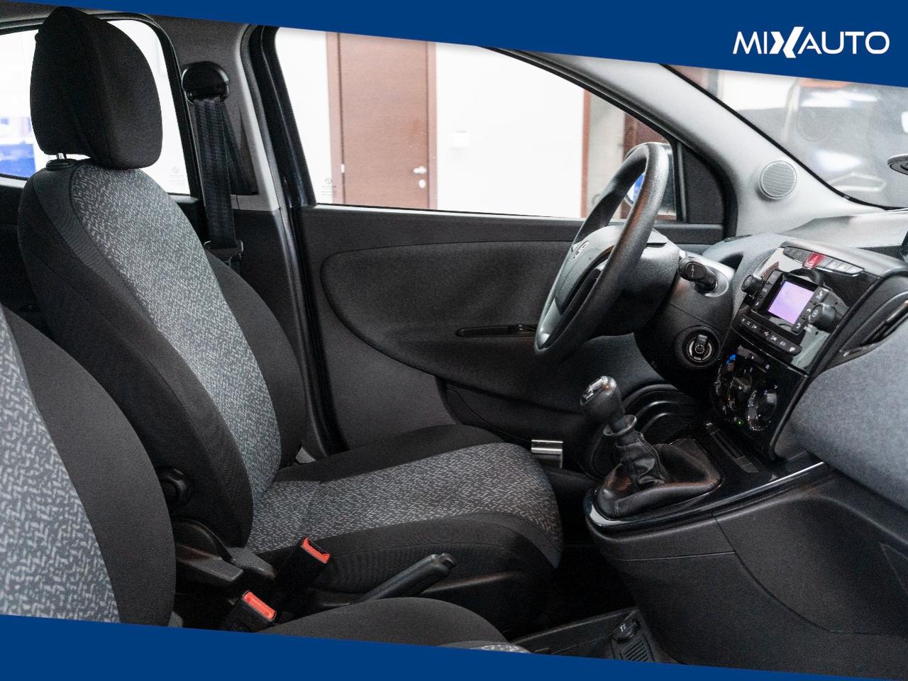 Lancia Ypsilon 1.0 Firefly Hybrid Silver 70CV 5 Porte