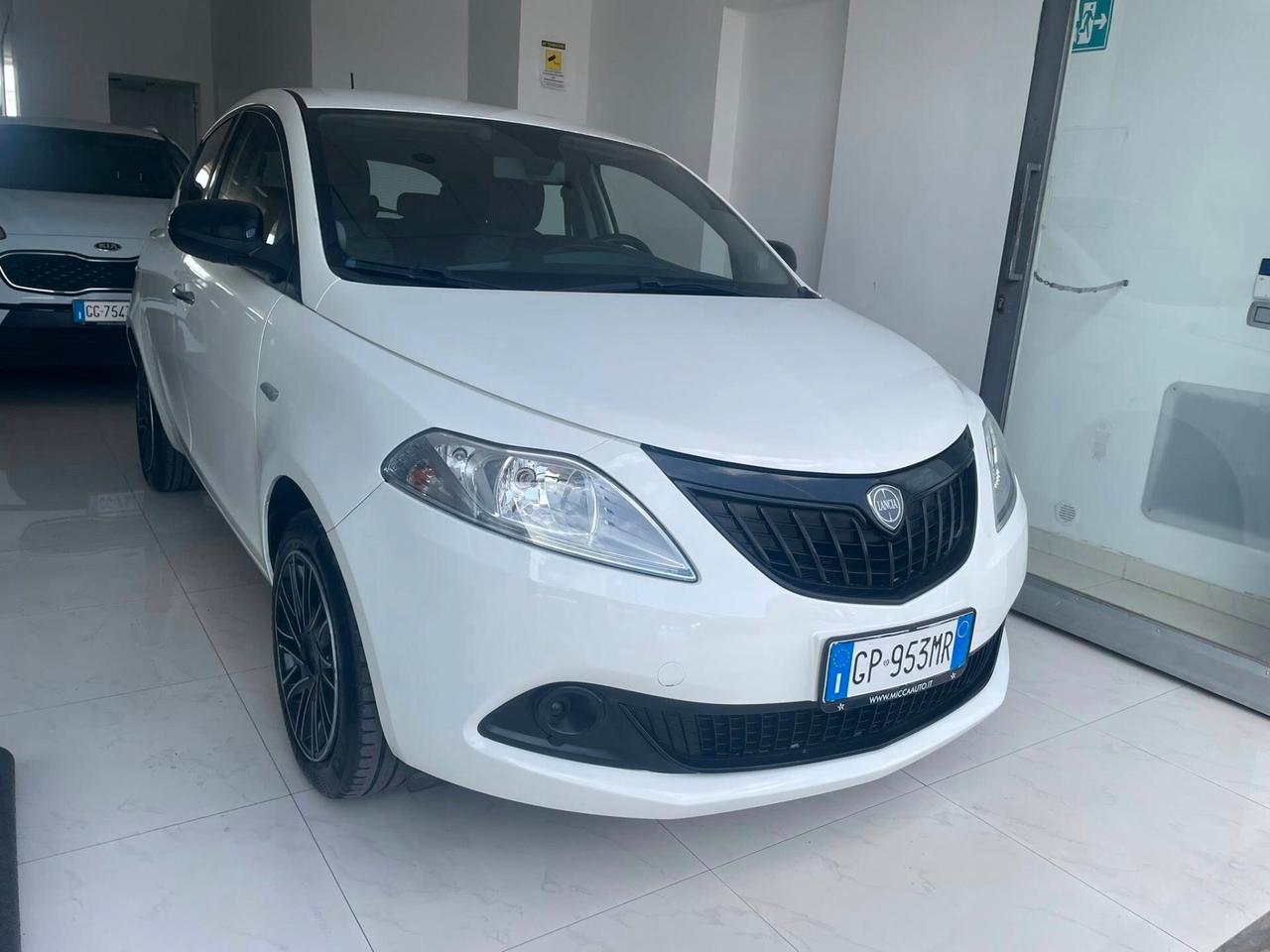 Lancia Ypsilon 1.0 FireFly 5 porte S&S Hybrid Alberta Ferretti