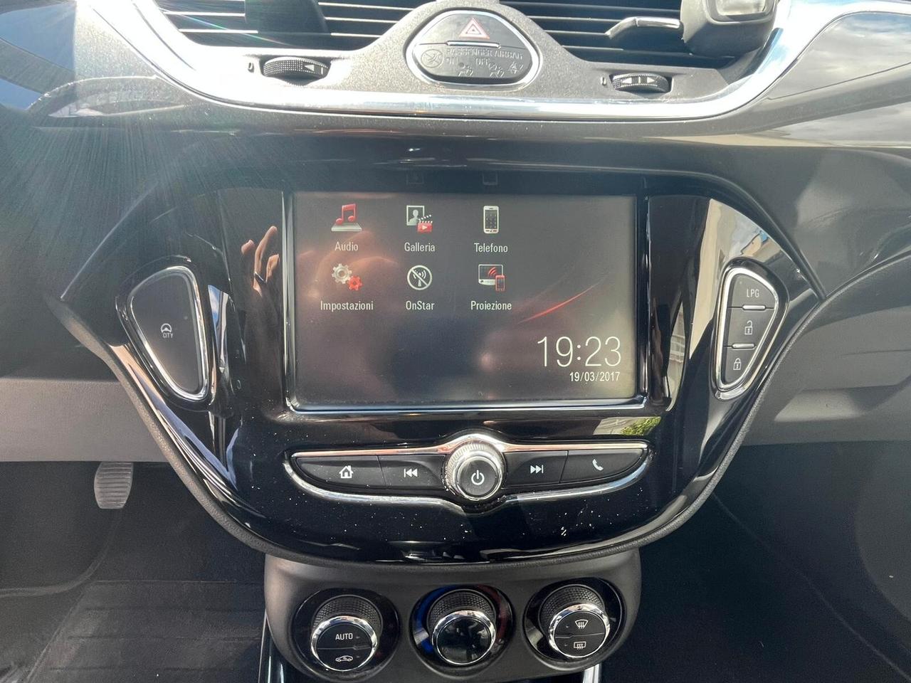 Opel Corsa 1.4 90CV GPL Tech 5 porte Innovation neop/ car play/lega/faro led