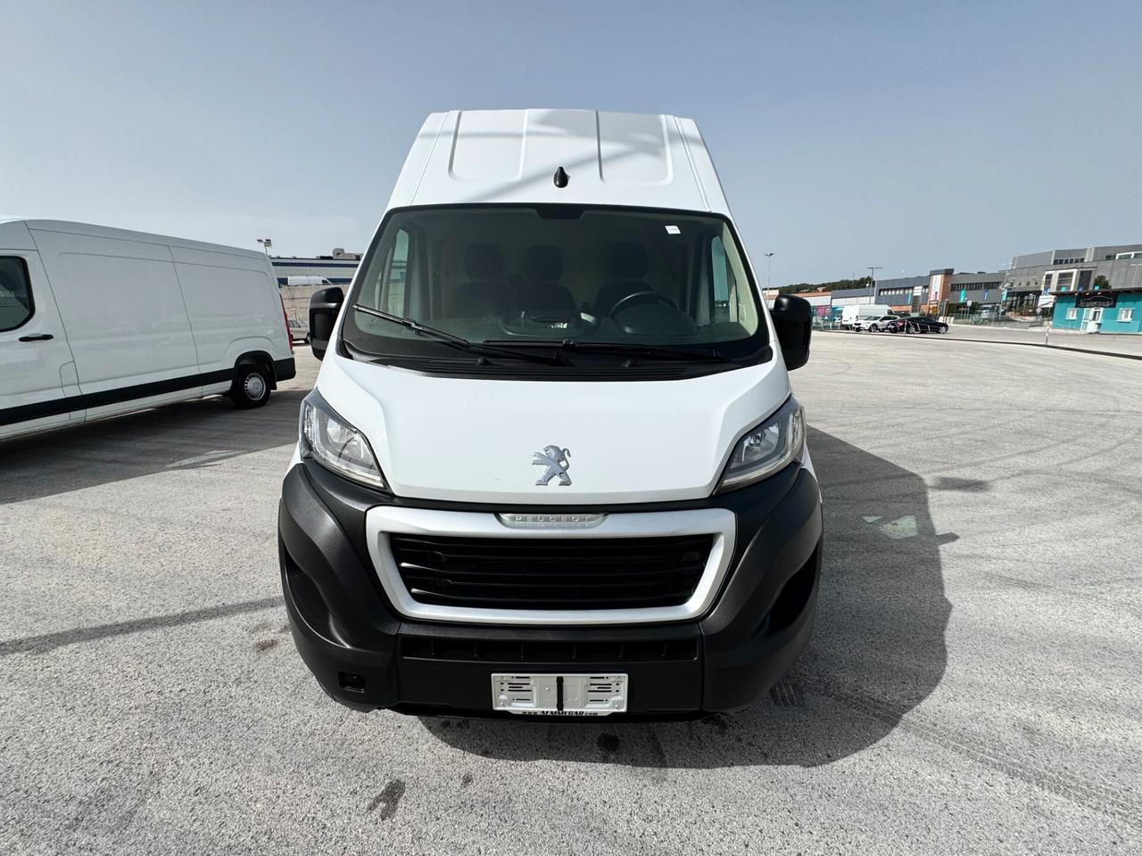 Peugeot Boxer 335 2.2 140cv L3H3 15.200+IVA