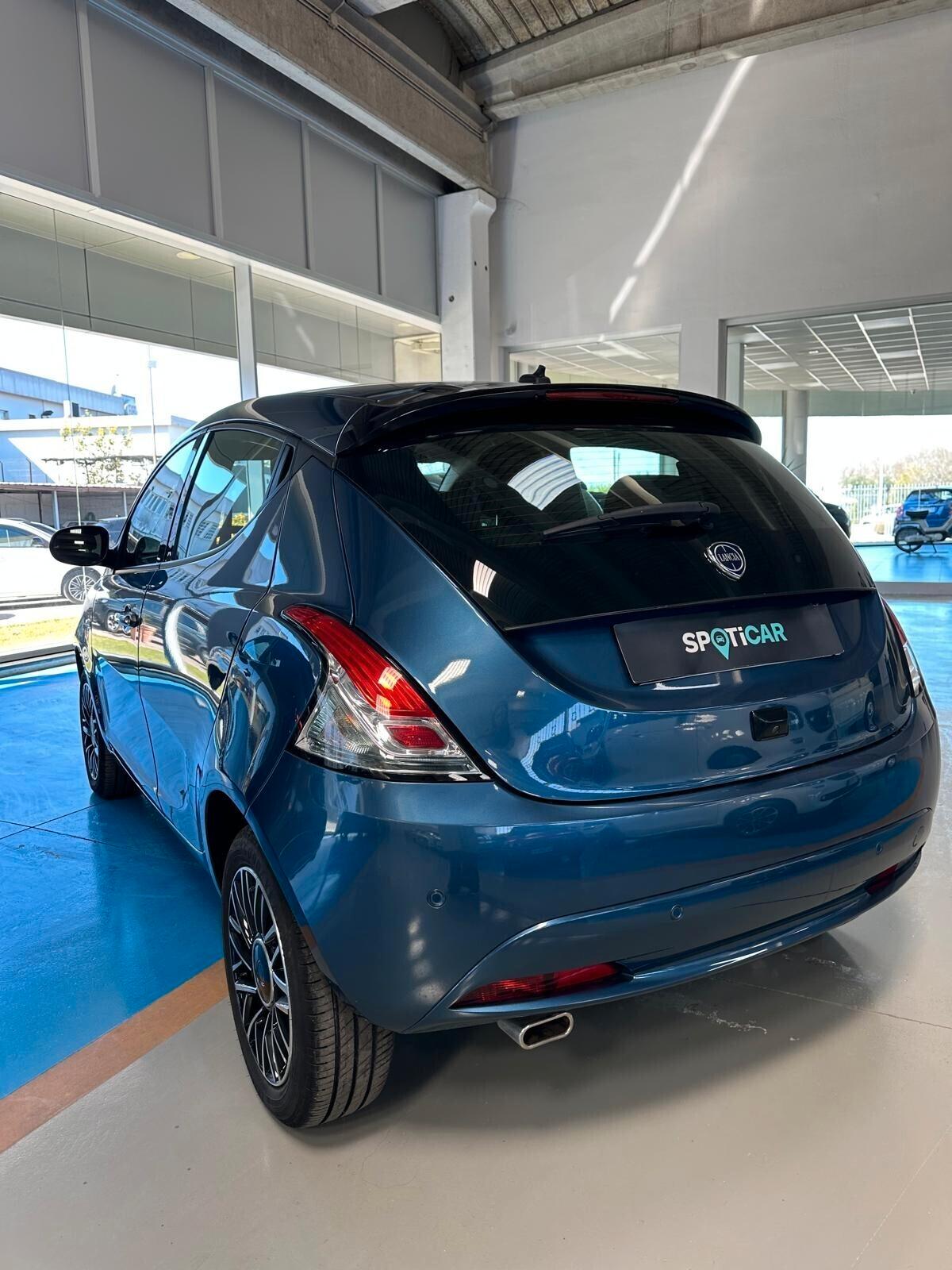 Lancia Ypsilon Hybrid Platino 2024 FULL TELECAMERA