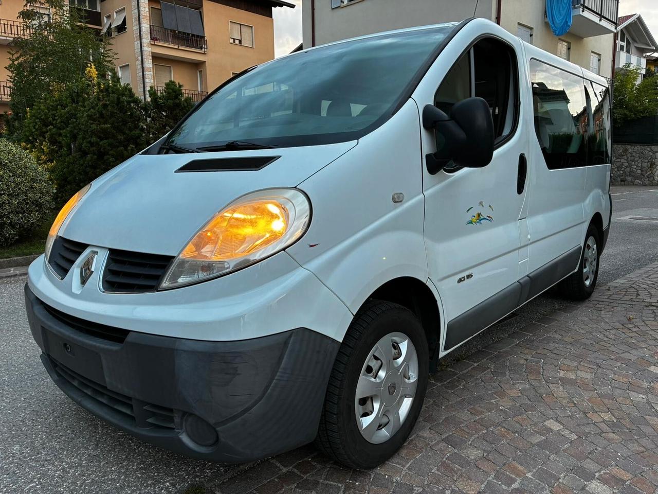 OPEL VIVARO 9POSTI 2.0 DCI PASSO LUNGO - GANCIO TRAINO