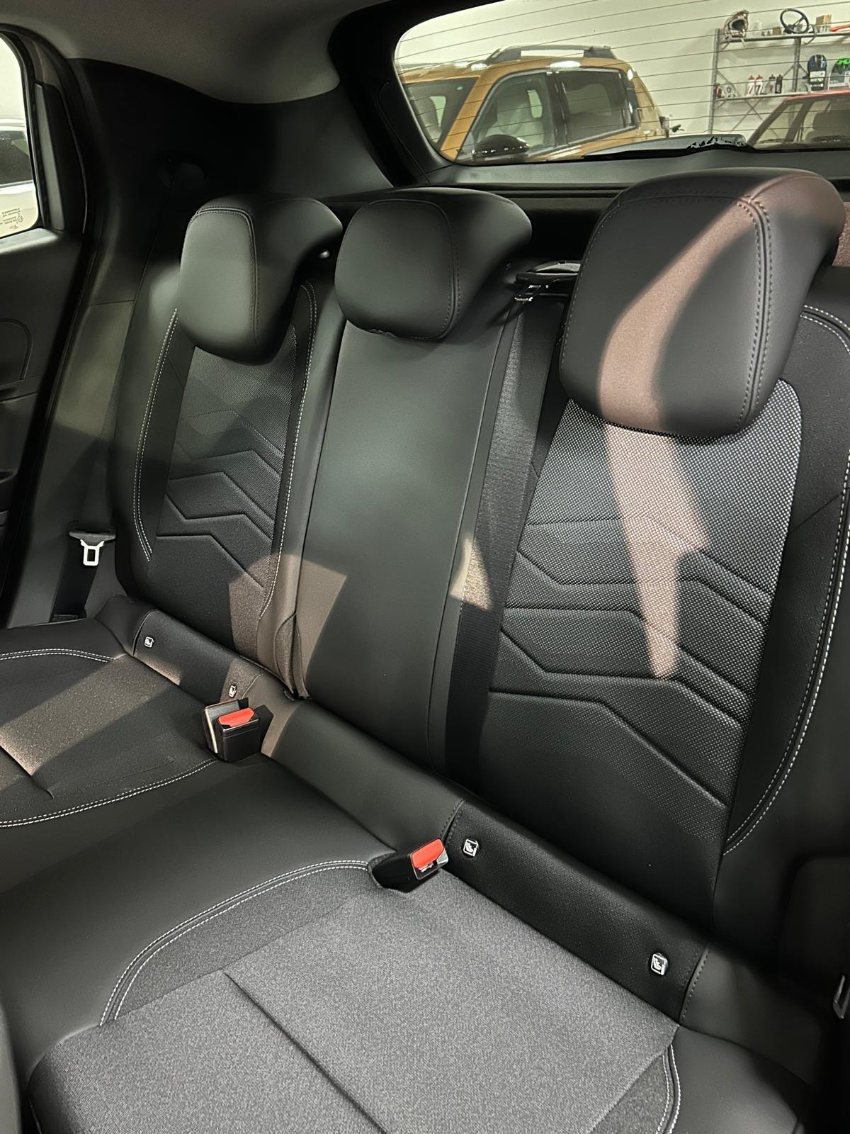 Jeep Avenger 1.2 Turbo 100 CV Summit