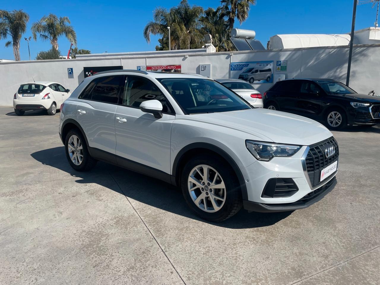 Audi Q3 35 TDI S tronic Business