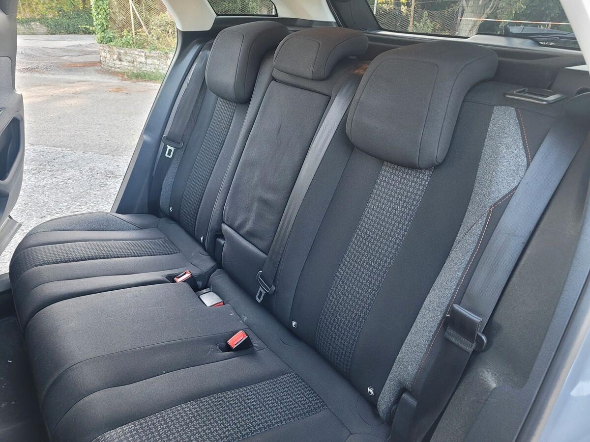 Peugeot 3008 BlueHDi 130 S&S Business