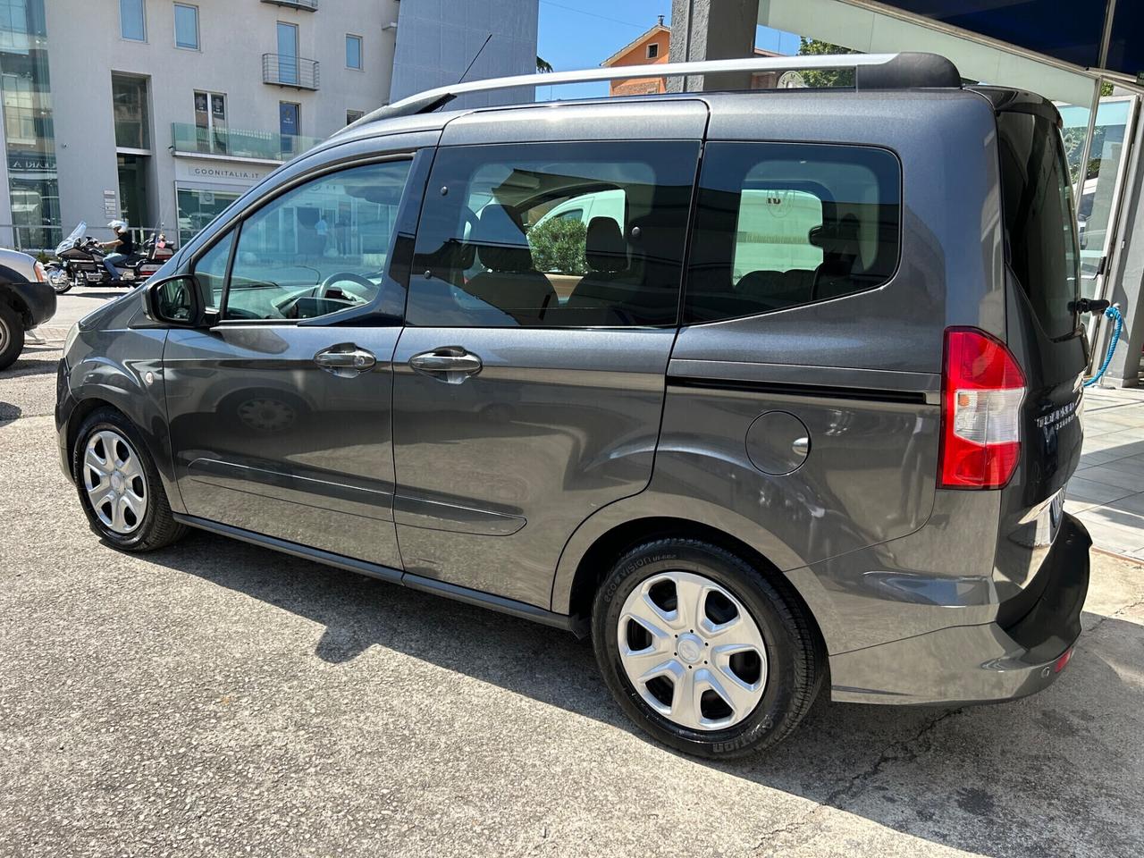 Ford Tourneo Courier 1.5 TDCI “ 40.000 KM “
