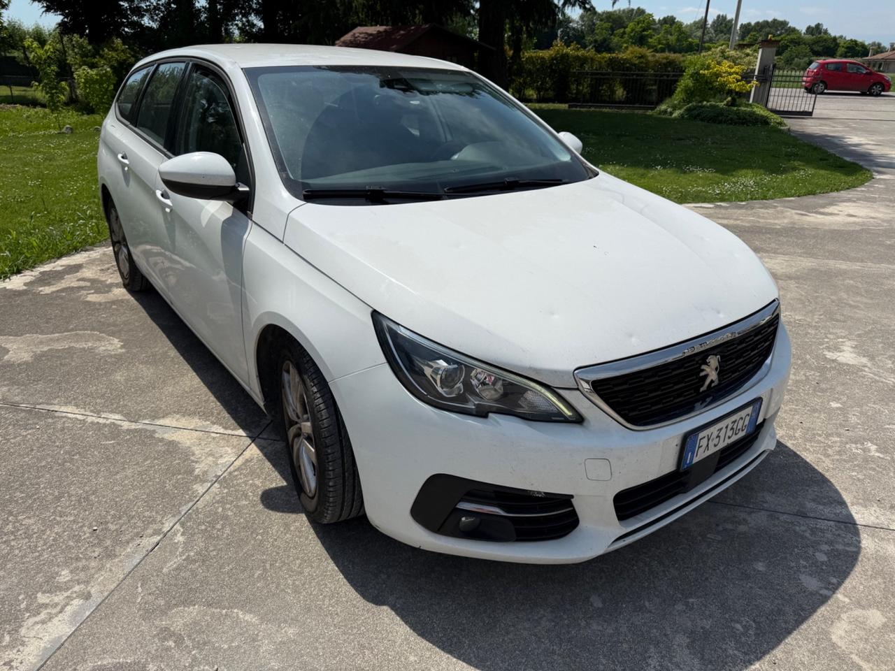 Peugeot 308 grandinata