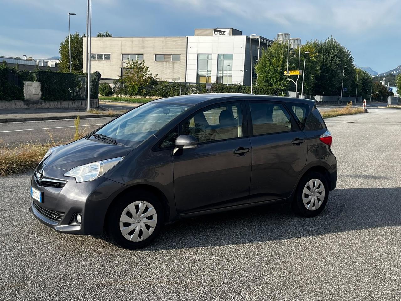 Toyota Verso-S 1.3 MT
