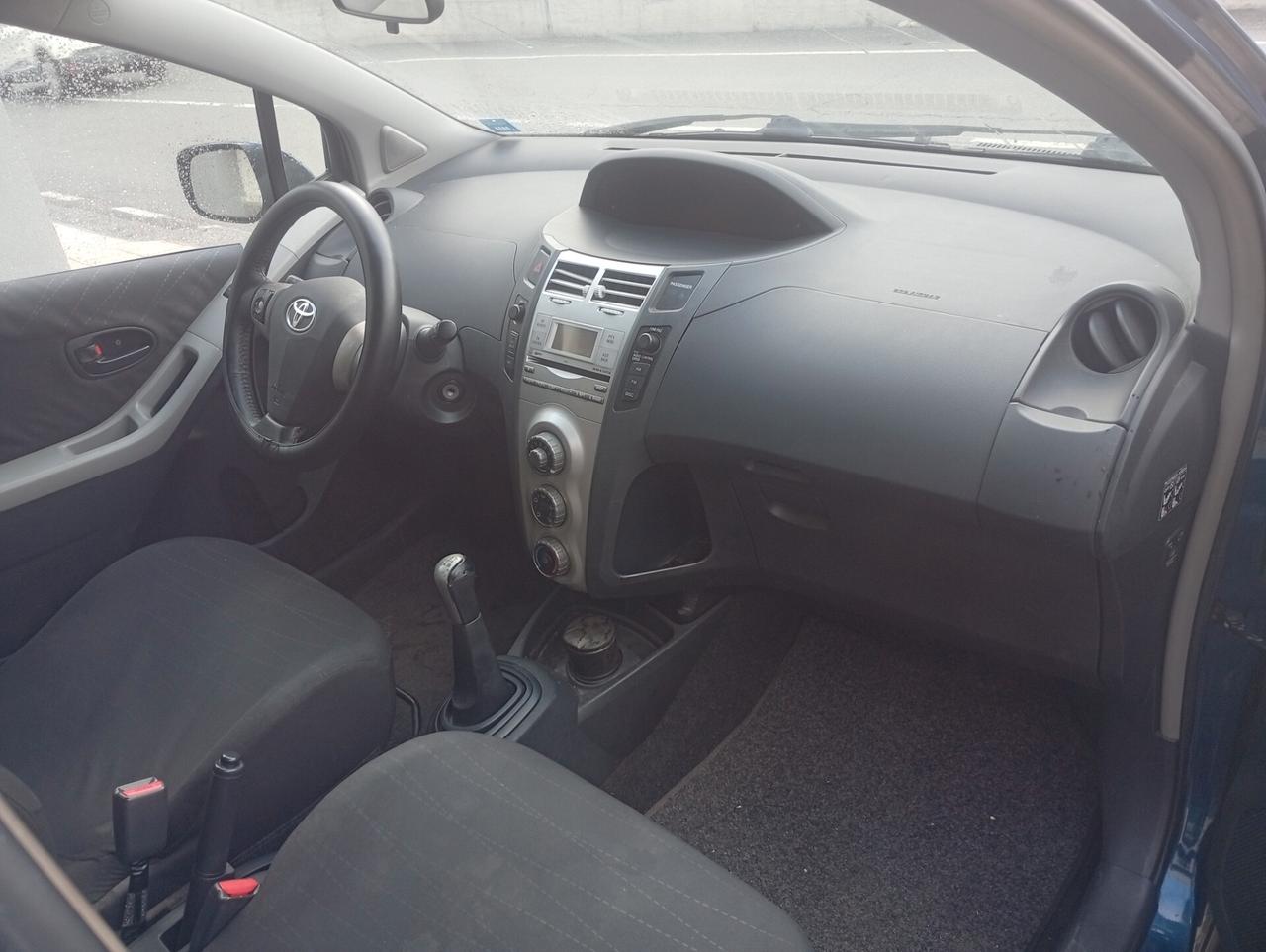 Toyota Yaris 1.0 5 porte Sol